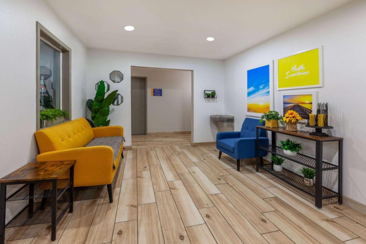 Days Inn By Wyndham Racine/ستيرتيفانت المظهر الخارجي الصورة