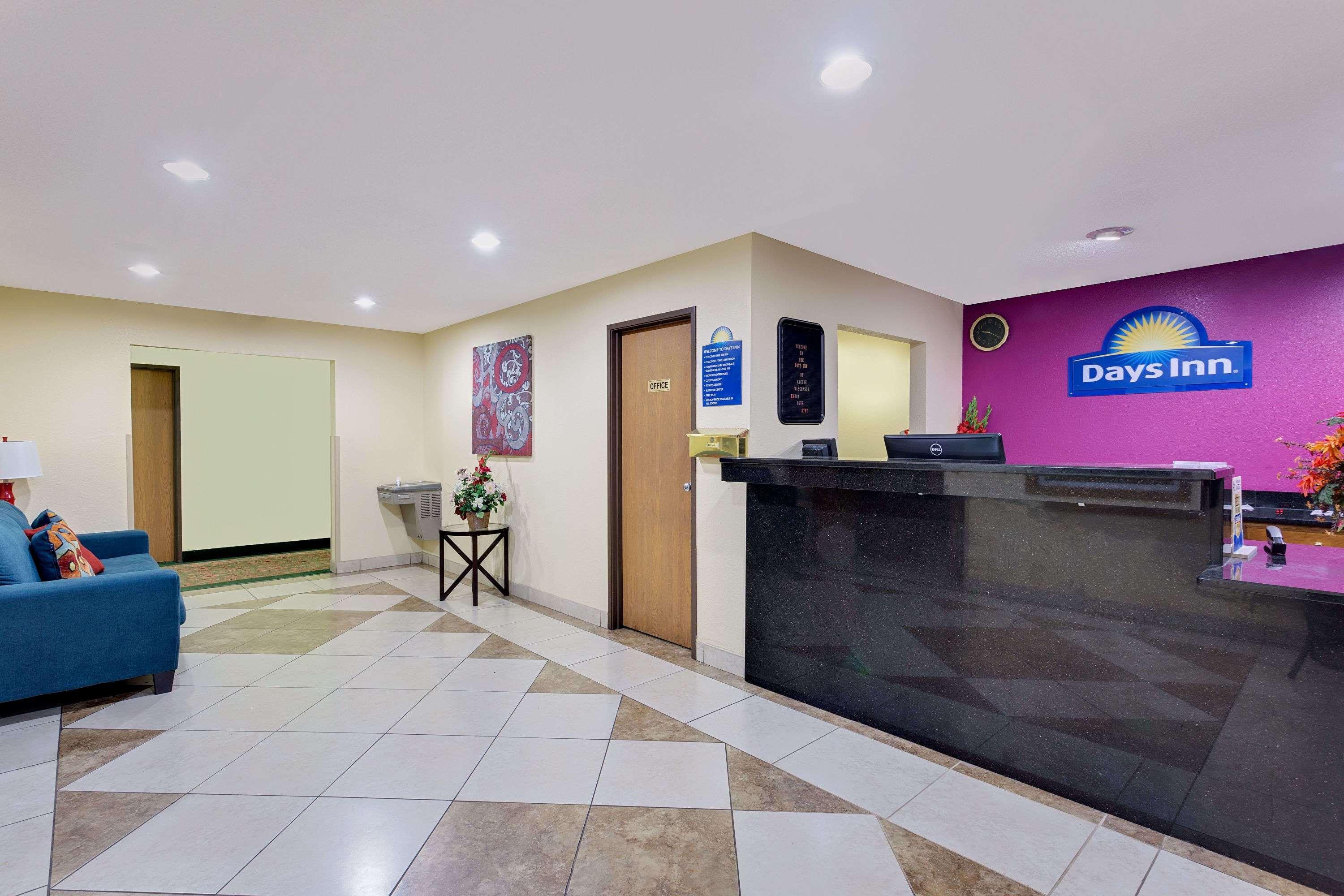 Days Inn By Wyndham Racine/ستيرتيفانت المظهر الخارجي الصورة
