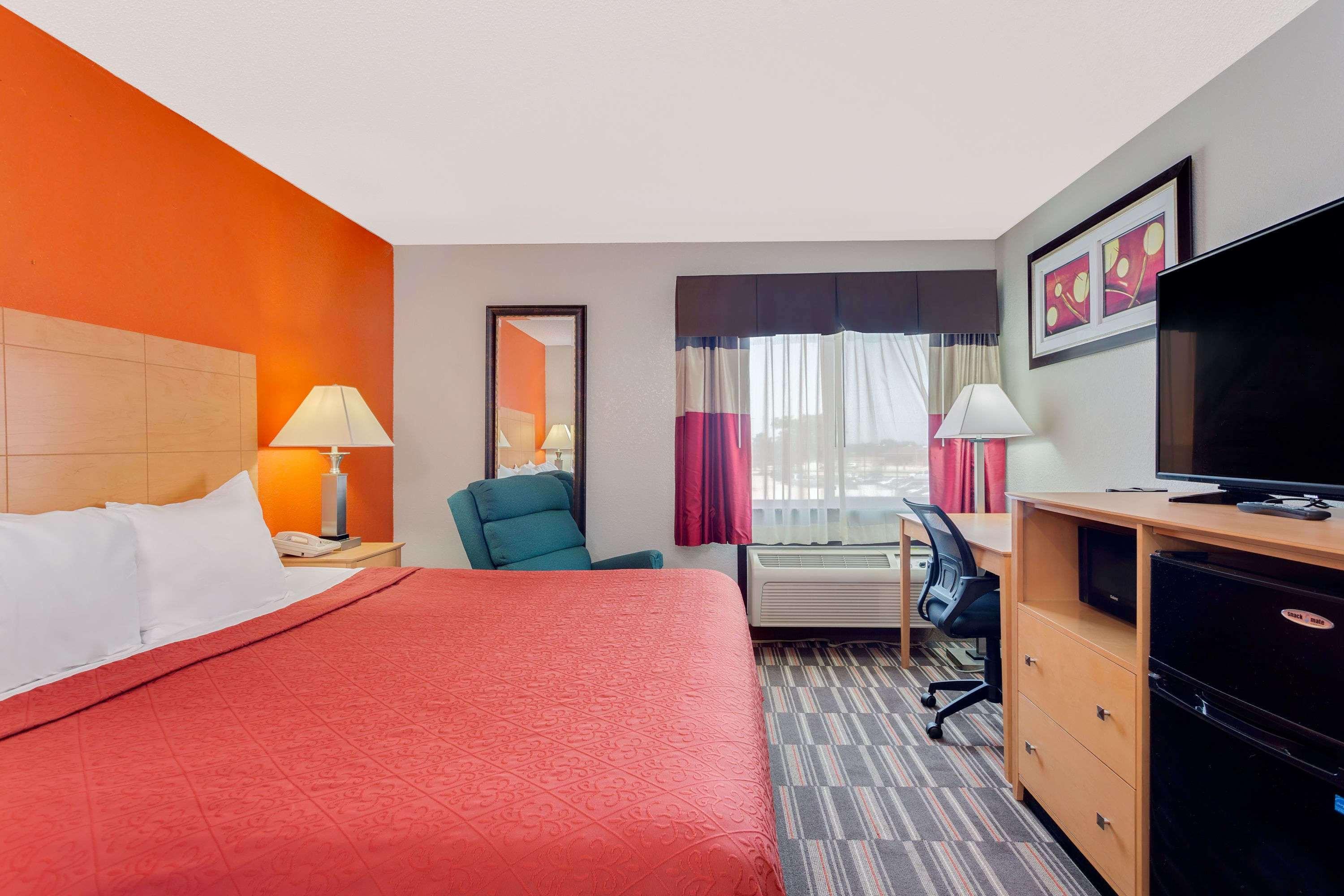 Days Inn By Wyndham Racine/ستيرتيفانت المظهر الخارجي الصورة